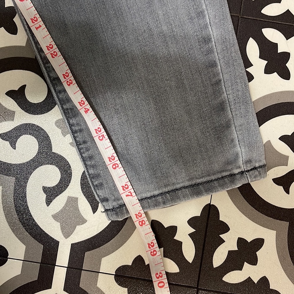 Universal Thread Jeans - Picture 8 of 9